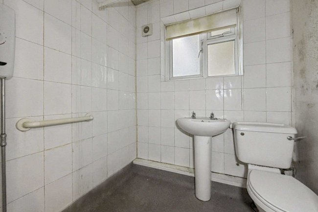 23 Kentmere Drive, Middleton, Manchester, M24 5LQ 8