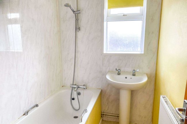 90 Monmouth Road, Yeovil, Somerset, BA21 5NW 10