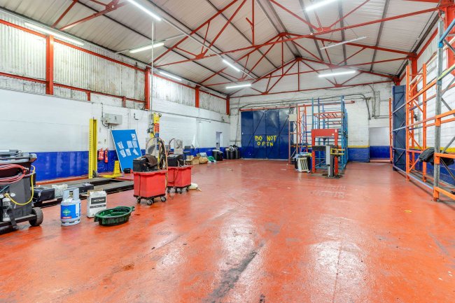 33-35 London Road, Peterborough, PE2 8AN 7