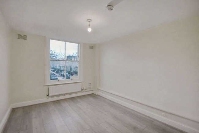 Flats A - C, 29 Nevill Road, Stoke Newington, London N16 8SL 4