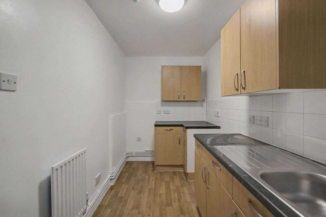 Flats A - C, 29 Nevill Road, Stoke Newington, London N16 8SL 4