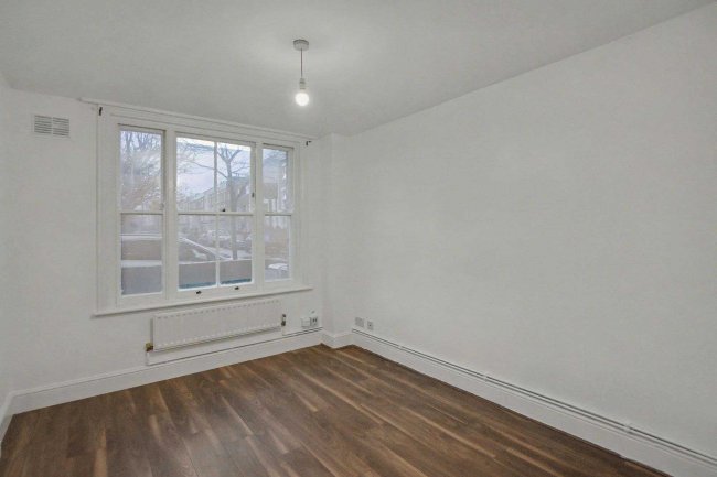 Flats A - C, 29 Nevill Road, Stoke Newington, London N16 8SL 4