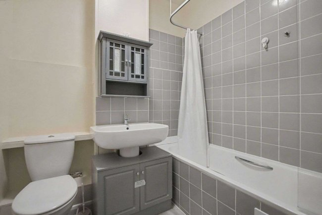 Flats A - C, 29 Nevill Road, Stoke Newington, London N16 8SL 4