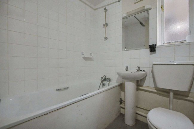 Flats 1-4, 1-3 Hampden Road, Tottenham, London N17 0AY 3