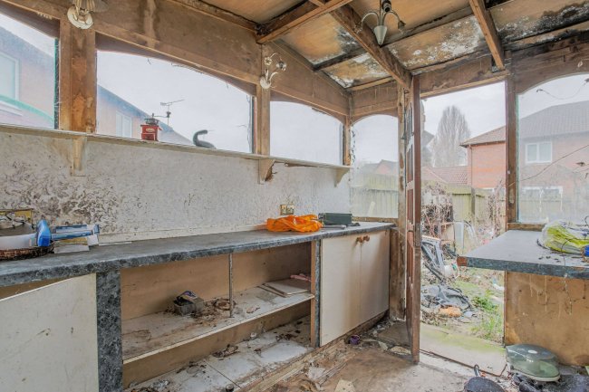 5 Roberts Court, Hallwood Park, Runcorn, WA7 2FH 1