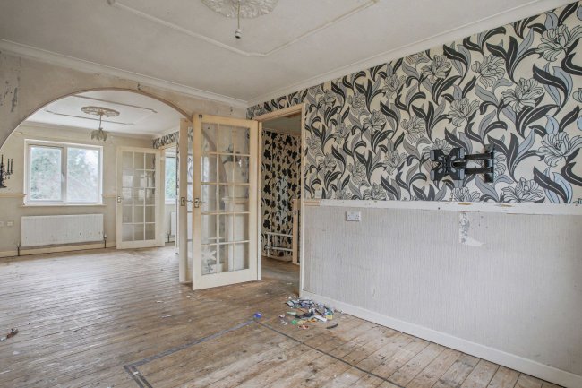 5 Roberts Court, Hallwood Park, Runcorn, WA7 2FH 1