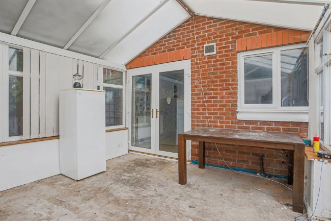 5 Roberts Court, Hallwood Park, Runcorn, WA7 2FH 1