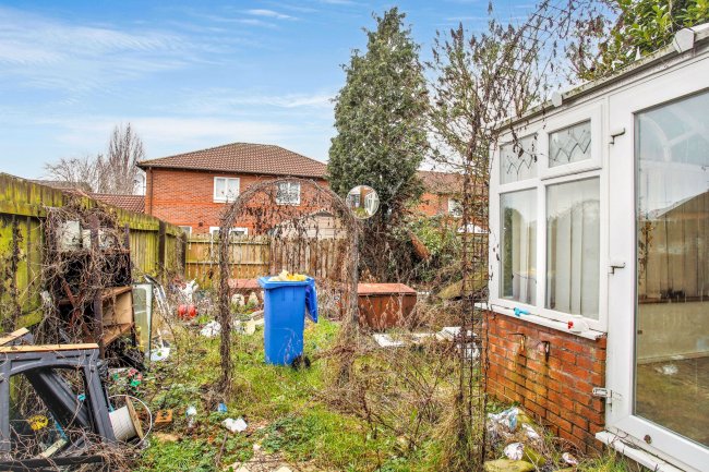 5 Roberts Court, Hallwood Park, Runcorn, WA7 2FH 1