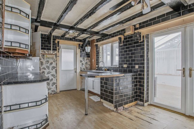 5 Roberts Court, Hallwood Park, Runcorn, WA7 2FH 1