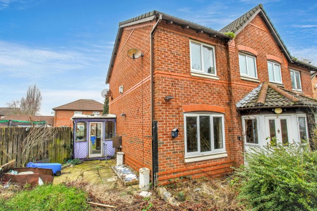 5 Roberts Court, Hallwood Park, Runcorn, WA7 2FH 1