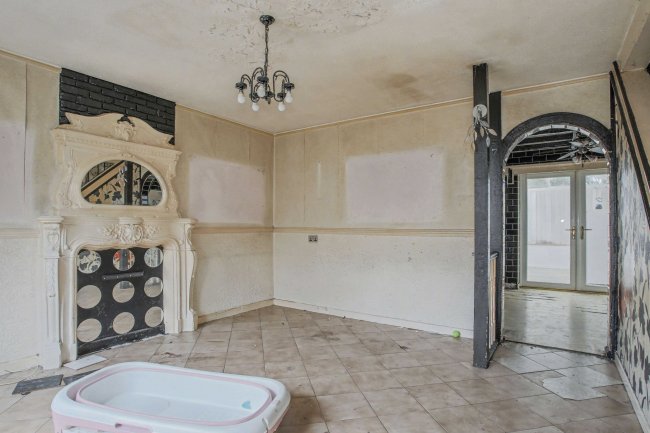 5 Roberts Court, Hallwood Park, Runcorn, WA7 2FH 1