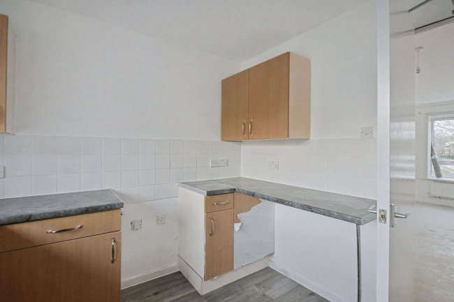 43 Joys Road, Three Legged Cross, Wimborne, Dorset, BH21 6SJ 7