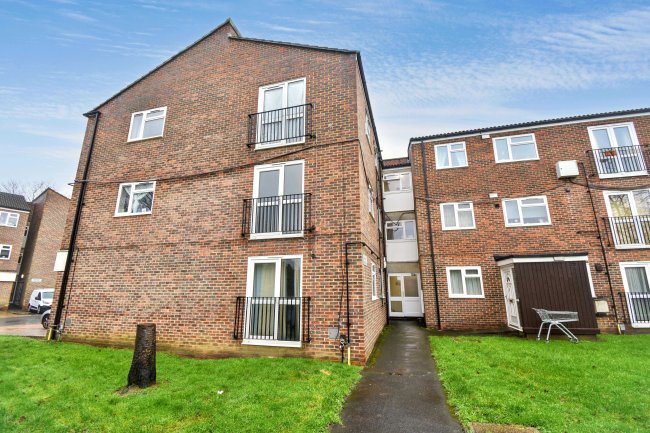 Flat 41 Ladybank, Bracknell, RG12 7HA 3