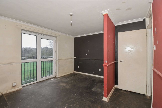 Flat 41 Ladybank, Bracknell, RG12 7HA 3
