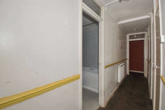 Flat 41 Ladybank, Bracknell, RG12 7HA 3
