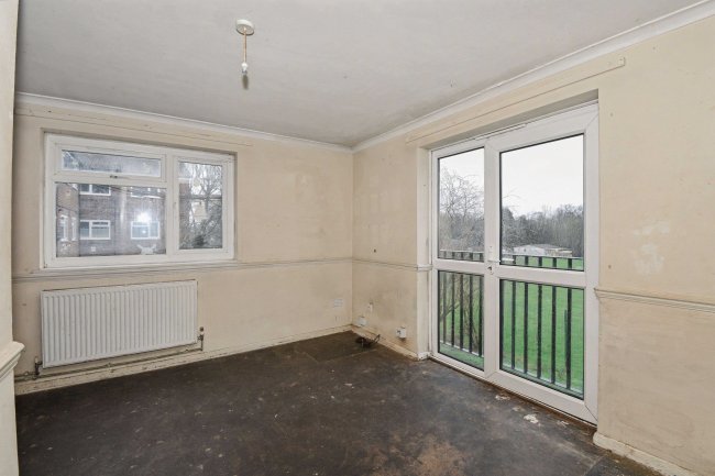 Flat 41 Ladybank, Bracknell, RG12 7HA 3