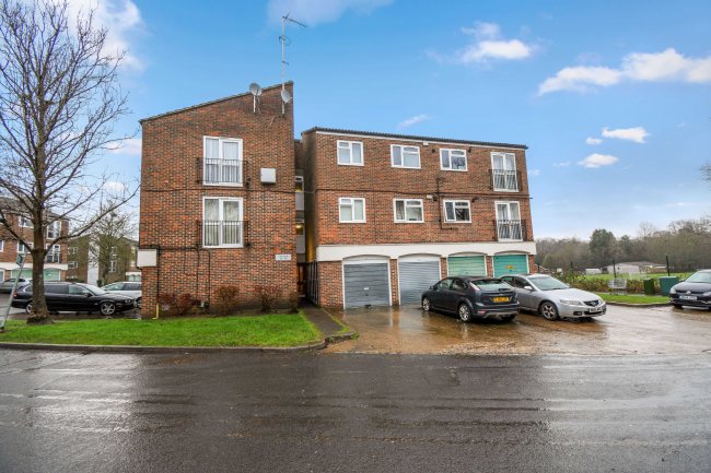 Flat 41 Ladybank, Bracknell, RG12 7HA 3