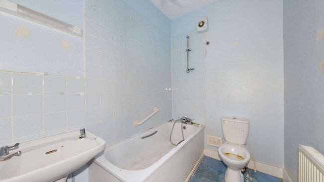 Flat C, 32 Albion Road, Stoke Newington, London, N16 9PH 6