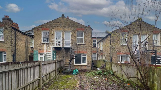 Flat A, 102 Midmoor Road, Balham, London, SW12 0ET 5