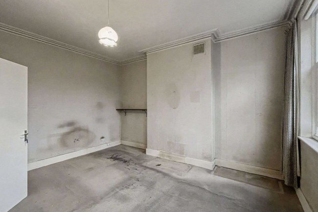 31b Earlsfield Road, Wandsworth, London SW18 3DB 2