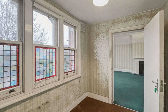 31b Earlsfield Road, Wandsworth, London SW18 3DB 2