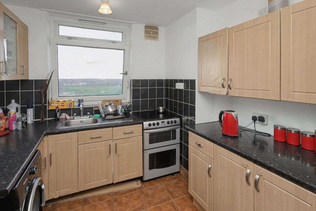 83 Peverel House, Stour Road, Dagenham, RM10 7HZ 3