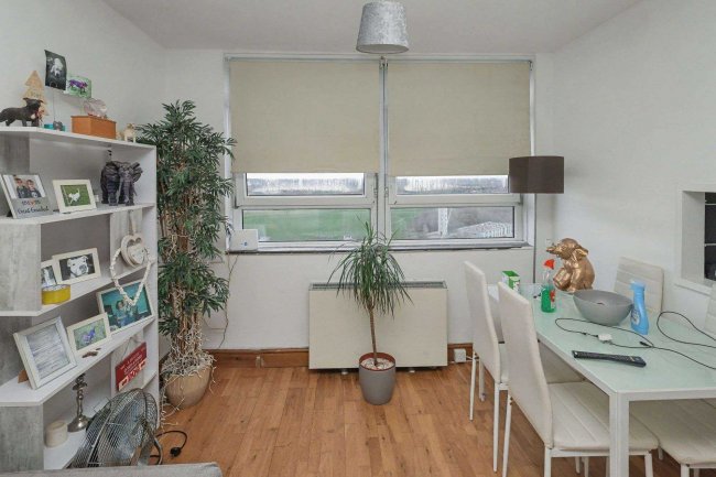 83 Peverel House, Stour Road, Dagenham, RM10 7HZ 3