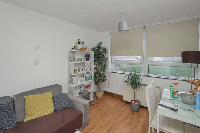 83 Peverel House, Stour Road, Dagenham, RM10 7HZ 3