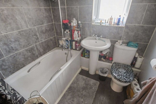 44 Kent Road, St Leonards-on-Sea, East Sussex, TN38 9QJ 6