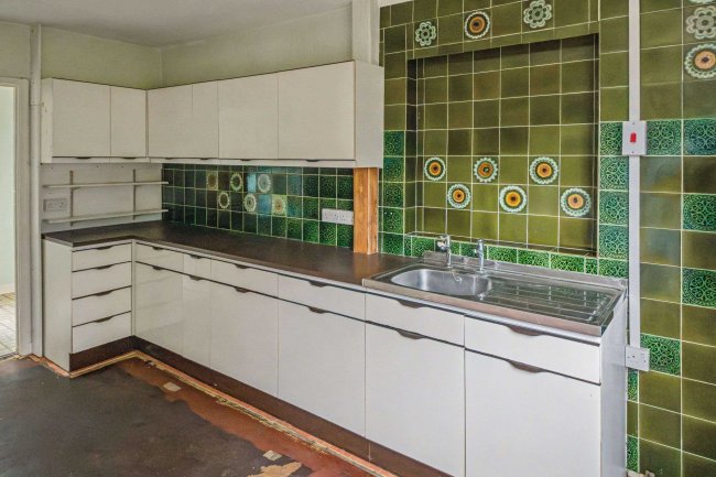 76 Five Stiles Road, Marlborough, Wiltshire, SN8 4BE 3