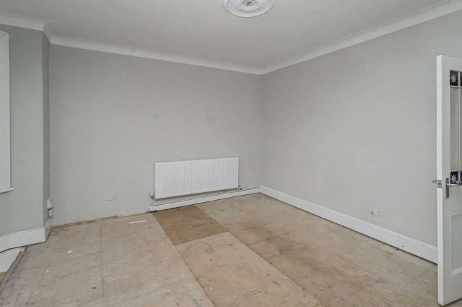 GFF & FFF, 110 Wallwood Road, London E11 1AL 6