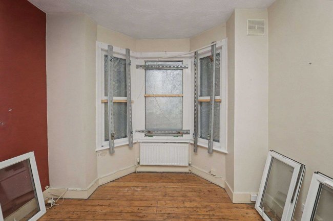 GFF & FFF, 110 Wallwood Road, London E11 1AL 6