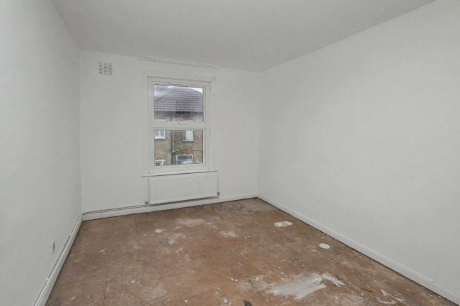 GFF & FFF, 110 Wallwood Road, London E11 1AL 6