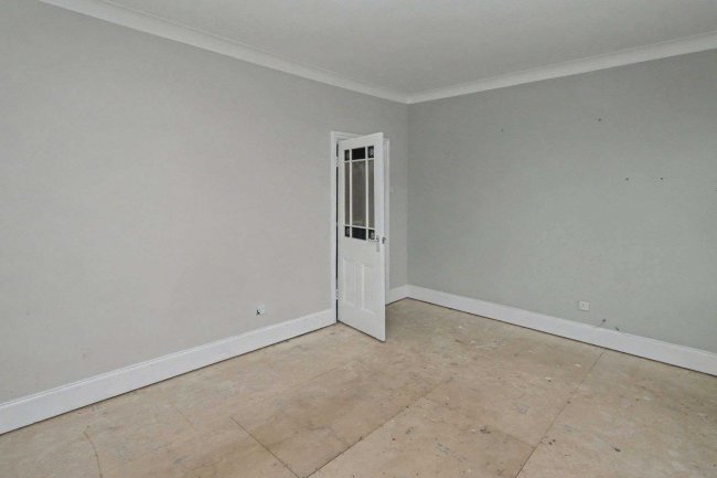 GFF & FFF, 110 Wallwood Road, London E11 1AL 6