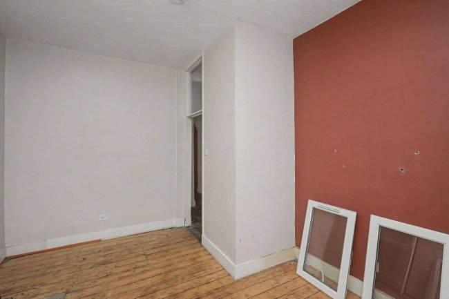 GFF & FFF, 110 Wallwood Road, London E11 1AL 6