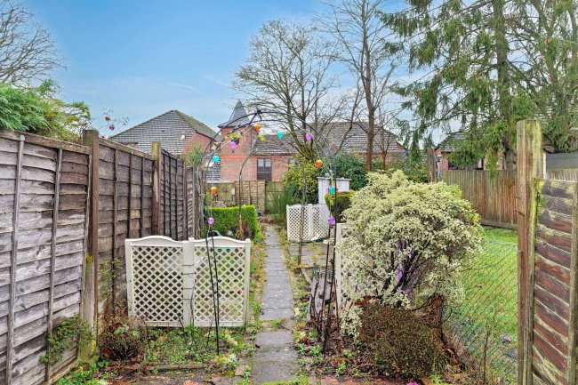 38 Victoria Road, Ascot, SL5 9DB 1