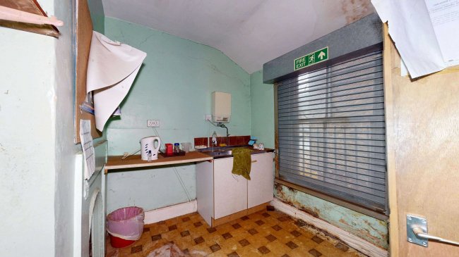 555-557 High Road, Leytonstone, London, E11 4PD 18