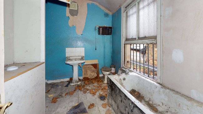 555-557 High Road, Leytonstone, London, E11 4PD 18