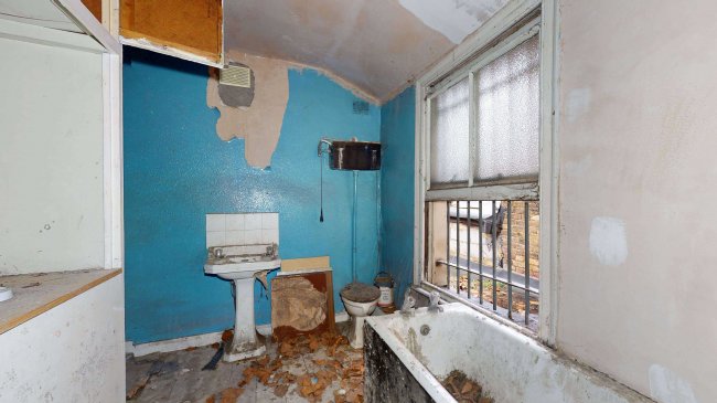 555-557 High Road, Leytonstone, London, E11 4PD 18