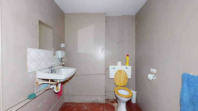 555-557 High Road, Leytonstone, London, E11 4PD 18