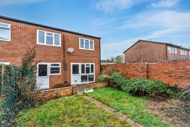 8 Rookwood Avenue, Owlsmoor, GU47 0TW 5