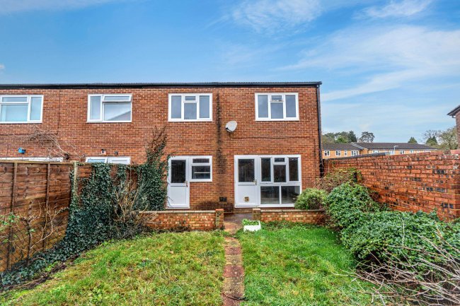 8 Rookwood Avenue, Owlsmoor, GU47 0TW 5