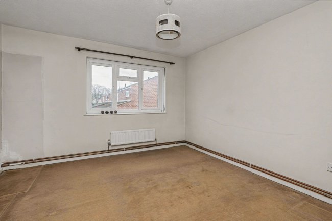 8 Rookwood Avenue, Owlsmoor, GU47 0TW 5