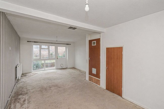 8 Rookwood Avenue, Owlsmoor, GU47 0TW 5