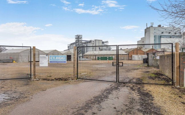 Plots JA/HA/D/E/G South, Windsor Road Industrial Estate, Mile Road, Bedford, MK42 9TB 10