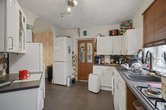 7 Grant Avenue, Chaddesden, Derby, DE21 6RN 2