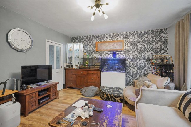 7 Grant Avenue, Chaddesden, Derby, DE21 6RN 2