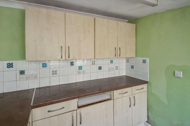 33 Victoria Street, Weymouth, DT4 7EZ 8