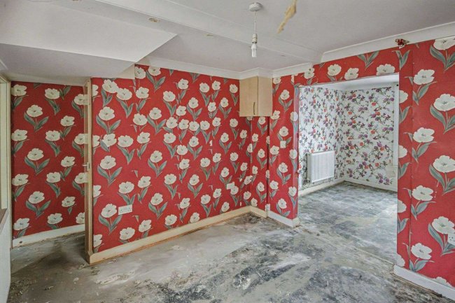 33 Victoria Street, Weymouth, DT4 7EZ 8