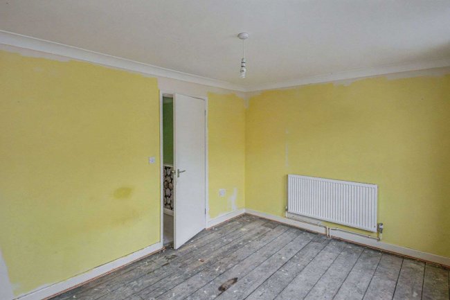 33 Victoria Street, Weymouth, DT4 7EZ 8